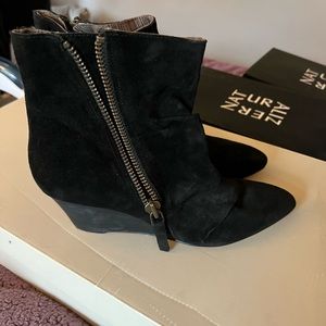 Nine West Black Booties side zipper 9.5